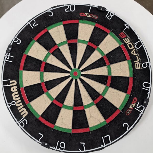 Kasutatud Winmau Blade 6 noolelaud